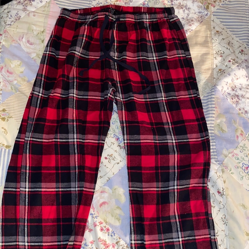 Sleepy plaid pants❤️🖤
